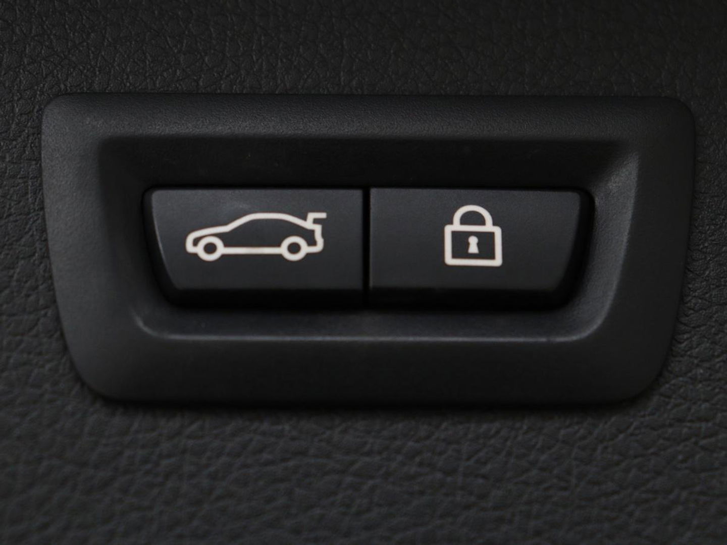 BMW 2 Serie 225xe High Executive | Luxury Line | Leder | Head-Up | Stoelverwarming | Full LED | Navigatie | Keyless | Sportstoelen