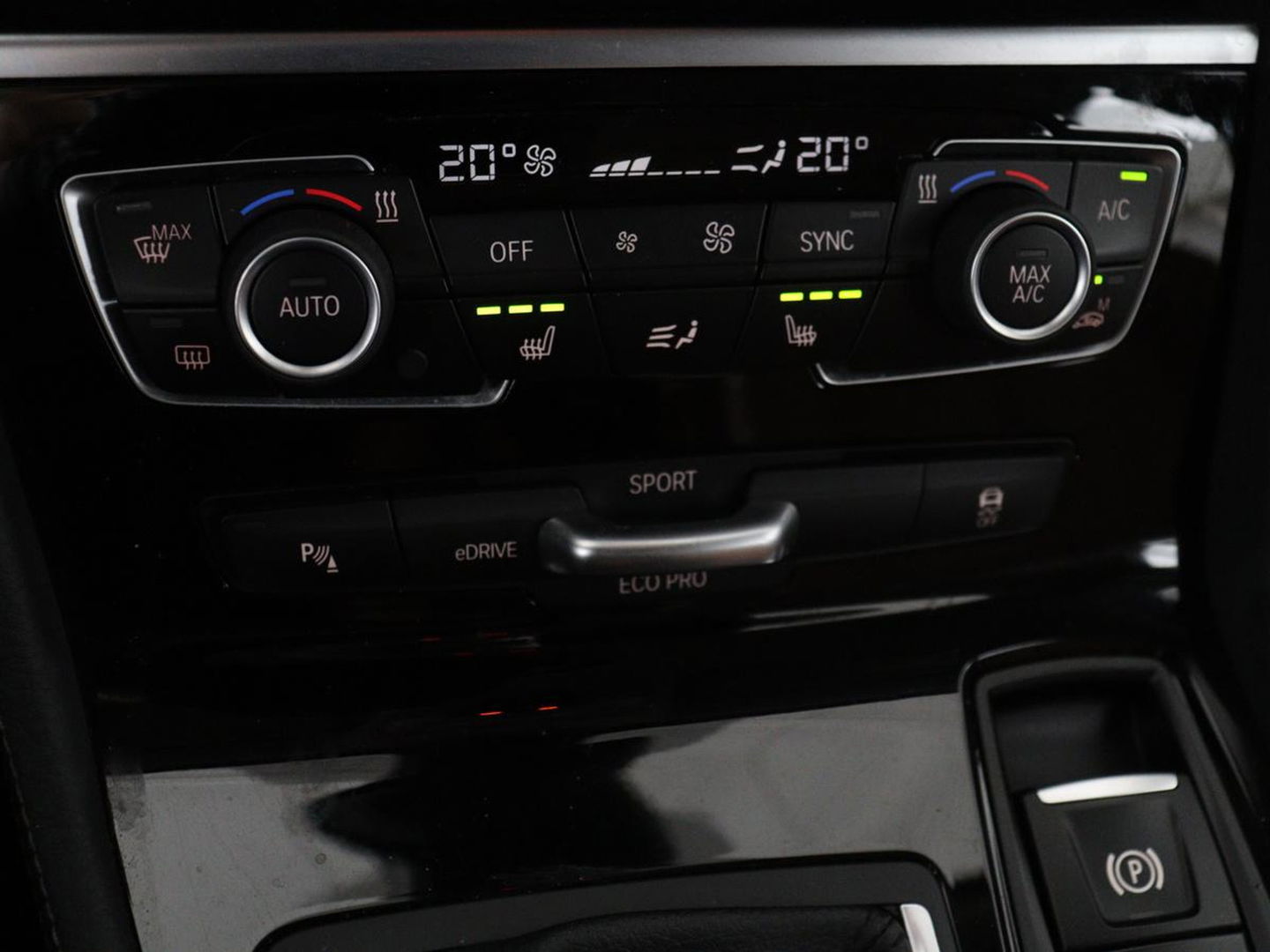 BMW 2 Serie 225xe High Executive | Luxury Line | Leder | Head-Up | Stoelverwarming | Full LED | Navigatie | Keyless | Sportstoelen