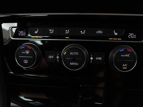Volkswagen Golf 1.5 TSI Highline | Stoelverwarming | Virtual Cockpit | Carplay | Massage | Camera | Adaptive cruise | Park Assist | Climate control