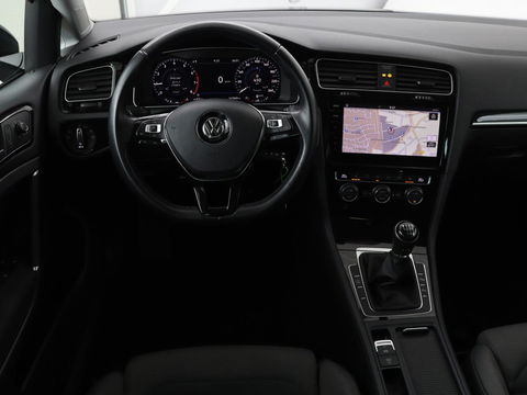 Volkswagen Golf 1.5 TSI Highline | Stoelverwarming | Virtual Cockpit | Carplay | Massage | Camera | Adaptive cruise | Park Assist | Climate control