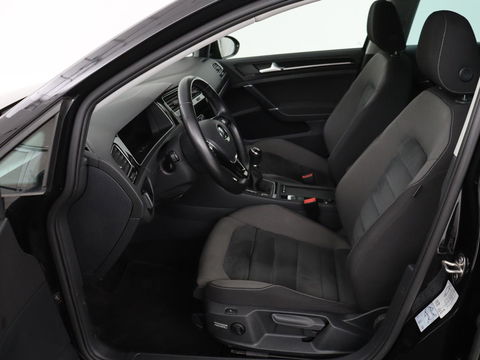 Volkswagen Golf 1.5 TSI Highline | Stoelverwarming | Virtual Cockpit | Carplay | Massage | Camera | Adaptive cruise | Park Assist | Climate control