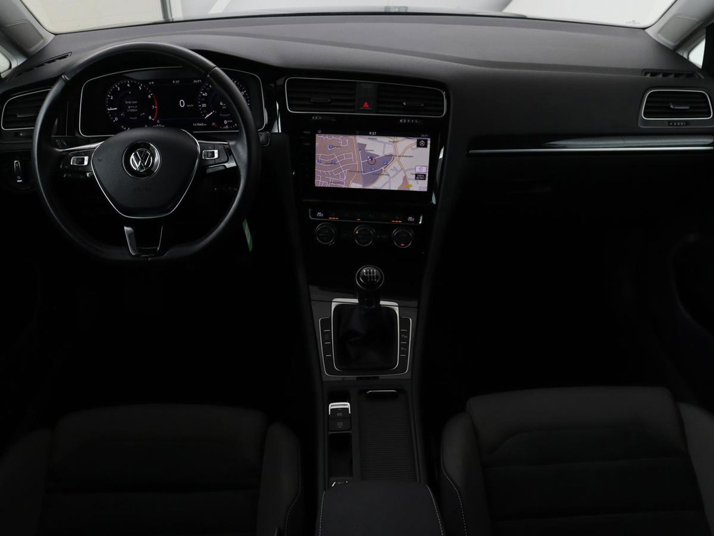 Volkswagen Golf 1.5 TSI Highline | Stoelverwarming | Virtual Cockpit | Carplay | Massage | Camera | Adaptive cruise | Park Assist | Climate control