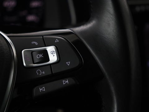 Volkswagen Golf 1.5 TSI Highline | Stoelverwarming | Virtual Cockpit | Carplay | Massage | Camera | Adaptive cruise | Park Assist | Climate control