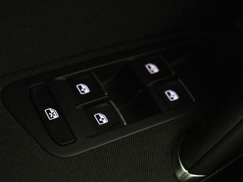 Volkswagen Golf 1.5 TSI Highline | Stoelverwarming | Virtual Cockpit | Carplay | Massage | Camera | Adaptive cruise | Park Assist | Climate control