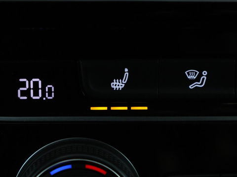 Volkswagen Golf 1.5 TSI Highline | Stoelverwarming | Virtual Cockpit | Carplay | Massage | Camera | Adaptive cruise | Park Assist | Climate control