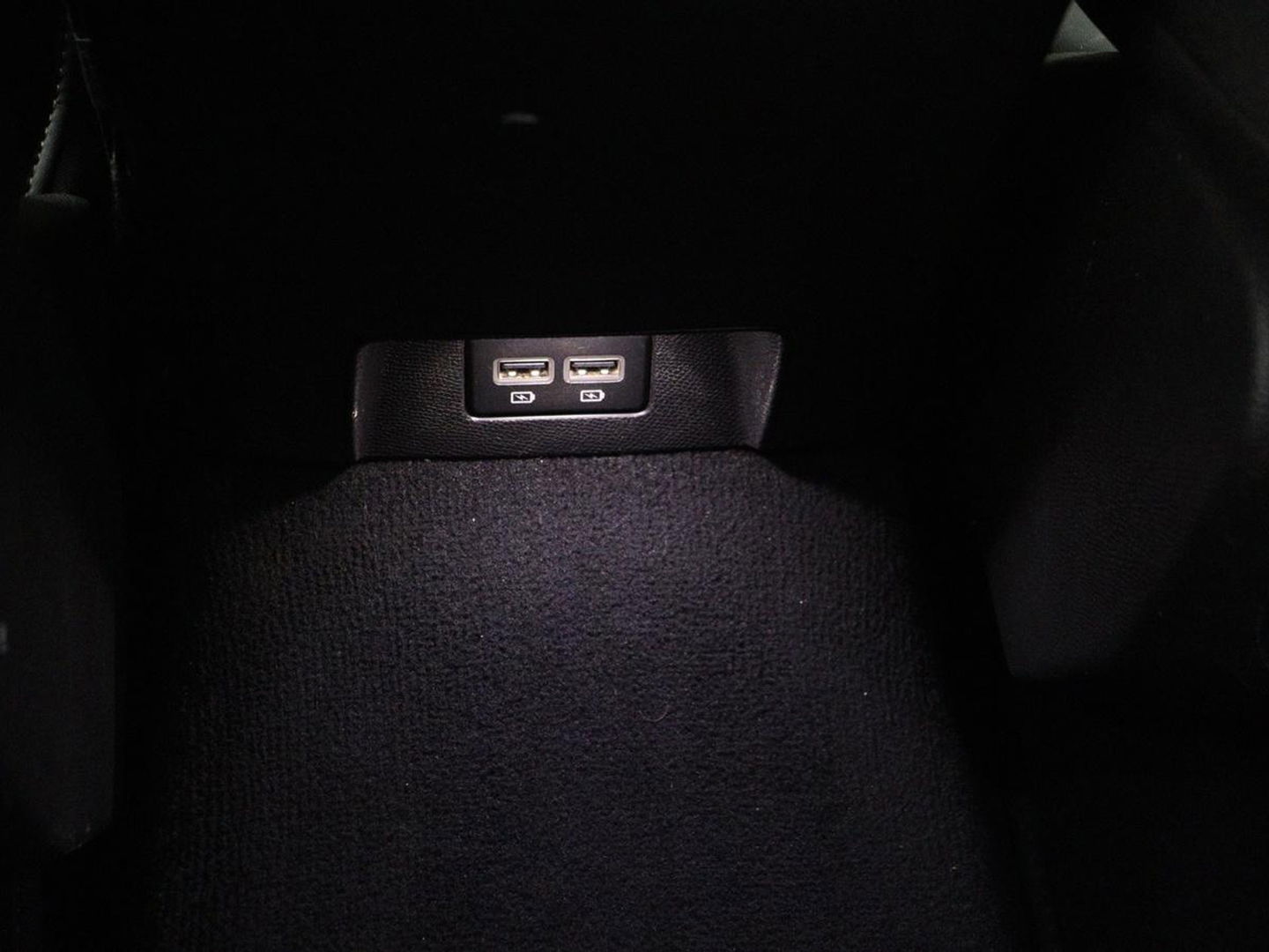 Peugeot 508 1.6 HYbrid Allure Pack Business | Adaptive cruise | Camera | Carplay | Full LED | Navigatie | Keyless | Half leder | Parkeerhulp | PHEV