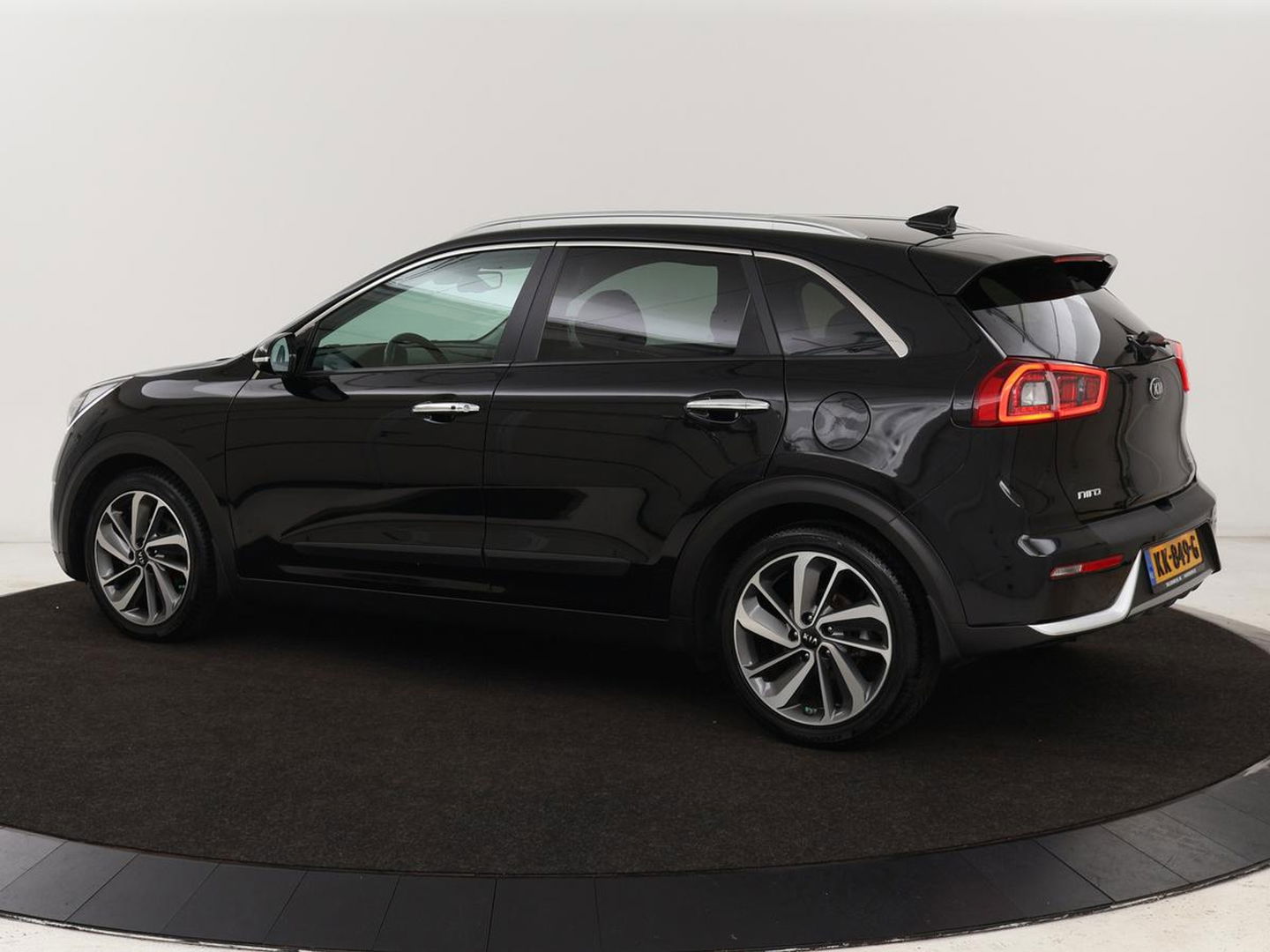 Kia Niro 1.6 GDi Hybrid ExecutiveLine | Stoelventilatie | Leder | Adaptive cruise | Camera | JBL Sound | Carplay | Stuur & achterbankverwarming | Navigatie