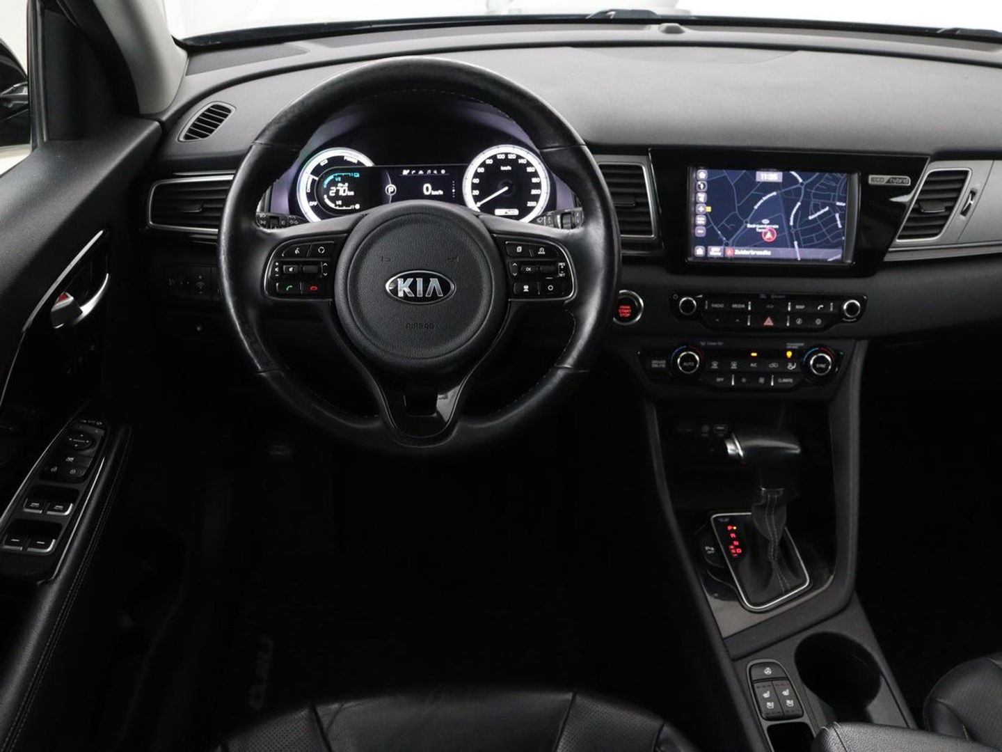 Kia Niro 1.6 GDi Hybrid ExecutiveLine | Stoelventilatie | Leder | Adaptive cruise | Camera | JBL Sound | Carplay | Stuur & achterbankverwarming | Navigatie