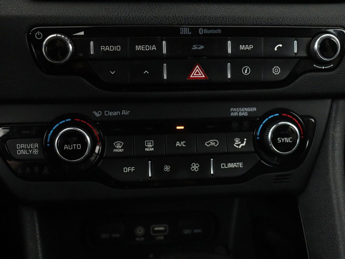 Kia Niro 1.6 GDi Hybrid ExecutiveLine | Stoelventilatie | Leder | Adaptive cruise | Camera | JBL Sound | Carplay | Stuur & achterbankverwarming | Navigatie