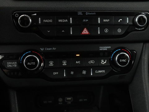 Kia Niro 1.6 GDi Hybrid ExecutiveLine | Stoelventilatie | Leder | Adaptive cruise | Camera | JBL Sound | Carplay | Stuur & achterbankverwarming | Navigatie