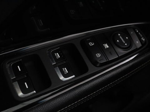 Kia Niro 1.6 GDi Hybrid ExecutiveLine | Stoelventilatie | Leder | Adaptive cruise | Camera | JBL Sound | Carplay | Stuur & achterbankverwarming | Navigatie