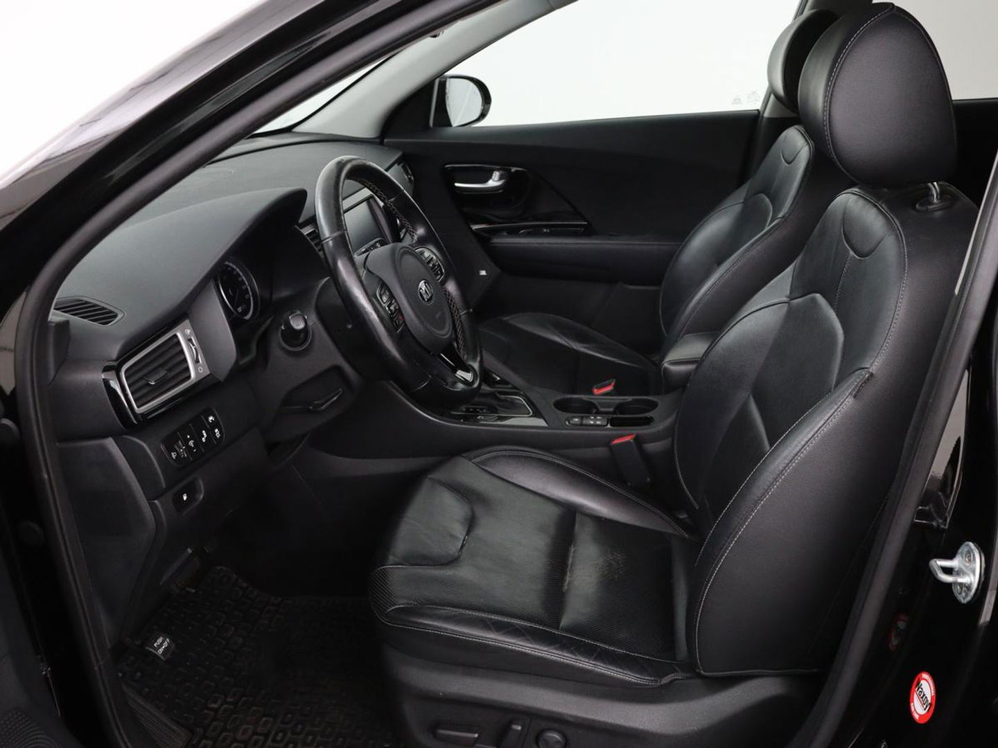 Kia Niro 1.6 GDi Hybrid ExecutiveLine | Stoelventilatie | Leder | Adaptive cruise | Camera | JBL Sound | Carplay | Stuur & achterbankverwarming | Navigatie