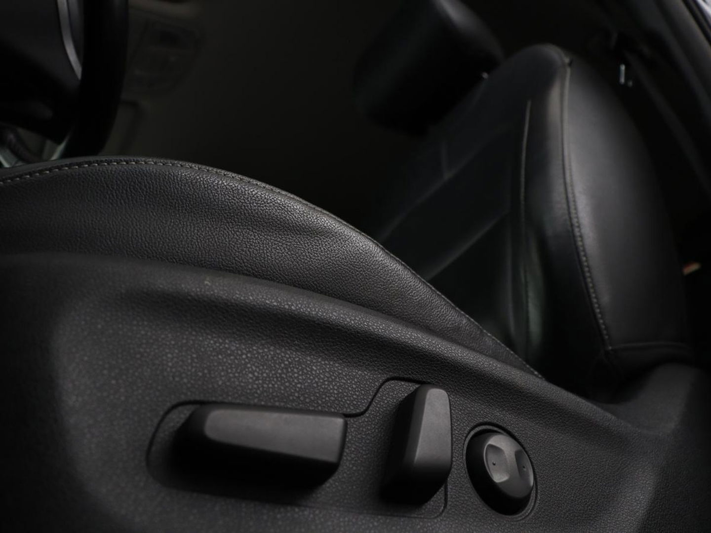 Kia Niro 1.6 GDi Hybrid ExecutiveLine | Stoelventilatie | Leder | Adaptive cruise | Camera | JBL Sound | Carplay | Stuur & achterbankverwarming | Navigatie
