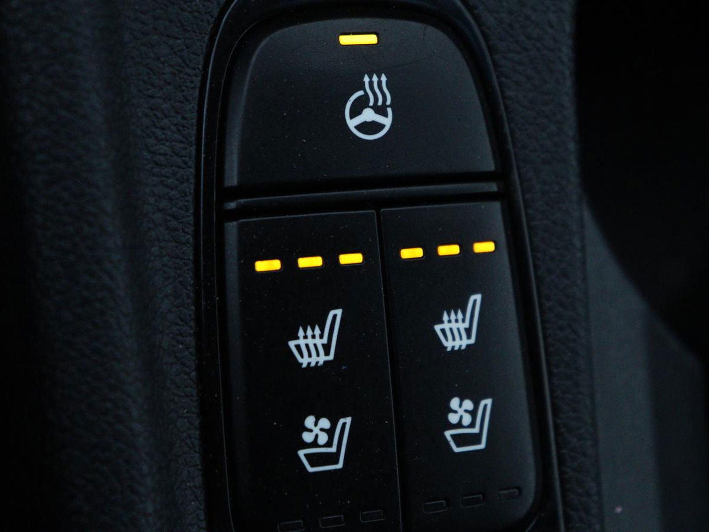 Kia Niro 1.6 GDi Hybrid ExecutiveLine | Stoelventilatie | Leder | Adaptive cruise | Camera | JBL Sound | Carplay | Stuur & achterbankverwarming | Navigatie
