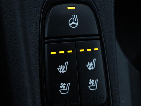 Kia Niro 1.6 GDi Hybrid ExecutiveLine | Stoelventilatie | Leder | Adaptive cruise | Camera | JBL Sound | Carplay | Stuur & achterbankverwarming | Navigatie