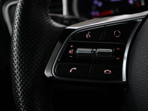 Kia Ceed 1.4 T-GDi GT-Line | Panoramadak | Stoel & stuurverwarming | Camera | Leder/Alcantara | Carplay | Full LED | Navigatie | Keyless
