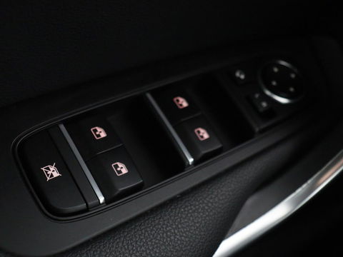 Kia Ceed 1.4 T-GDi GT-Line | Panoramadak | Stoel & stuurverwarming | Camera | Leder/Alcantara | Carplay | Full LED | Navigatie | Keyless