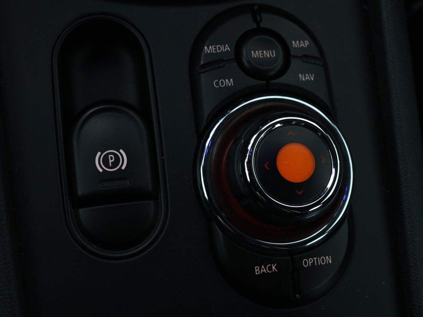 MINI Clubman 1.5 Cooper Chili | 1e eigenaar | Adaptive cruise | Carplay | Full LED | Navigatie | Harman/Kardon | Parkeerhulp | Climate control