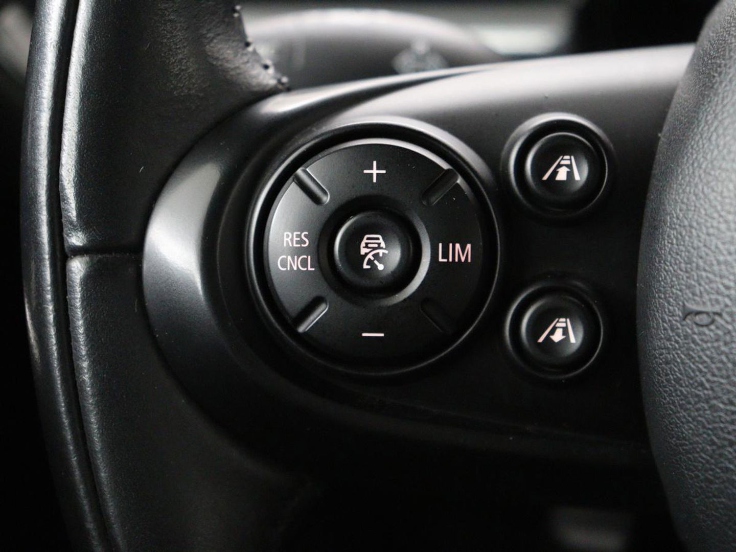 MINI Clubman 1.5 Cooper Chili | 1e eigenaar | Adaptive cruise | Carplay | Full LED | Navigatie | Harman/Kardon | Parkeerhulp | Climate control