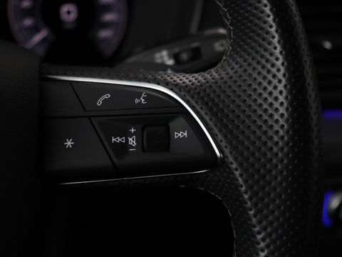 Audi Q5 50 TFSI e quattro S edition | Stoelverwarming | Adaptive cruise | Matrix LED | Half leder | Camera | Carplay | Sfeerverlichting | Sportstoelen | Navigatie