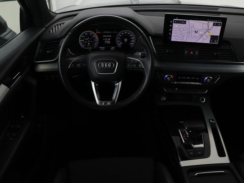 Audi Q5 50 TFSI e quattro S edition | Stoelverwarming | Adaptive cruise | Matrix LED | Half leder | Camera | Carplay | Sfeerverlichting | Sportstoelen | Navigatie