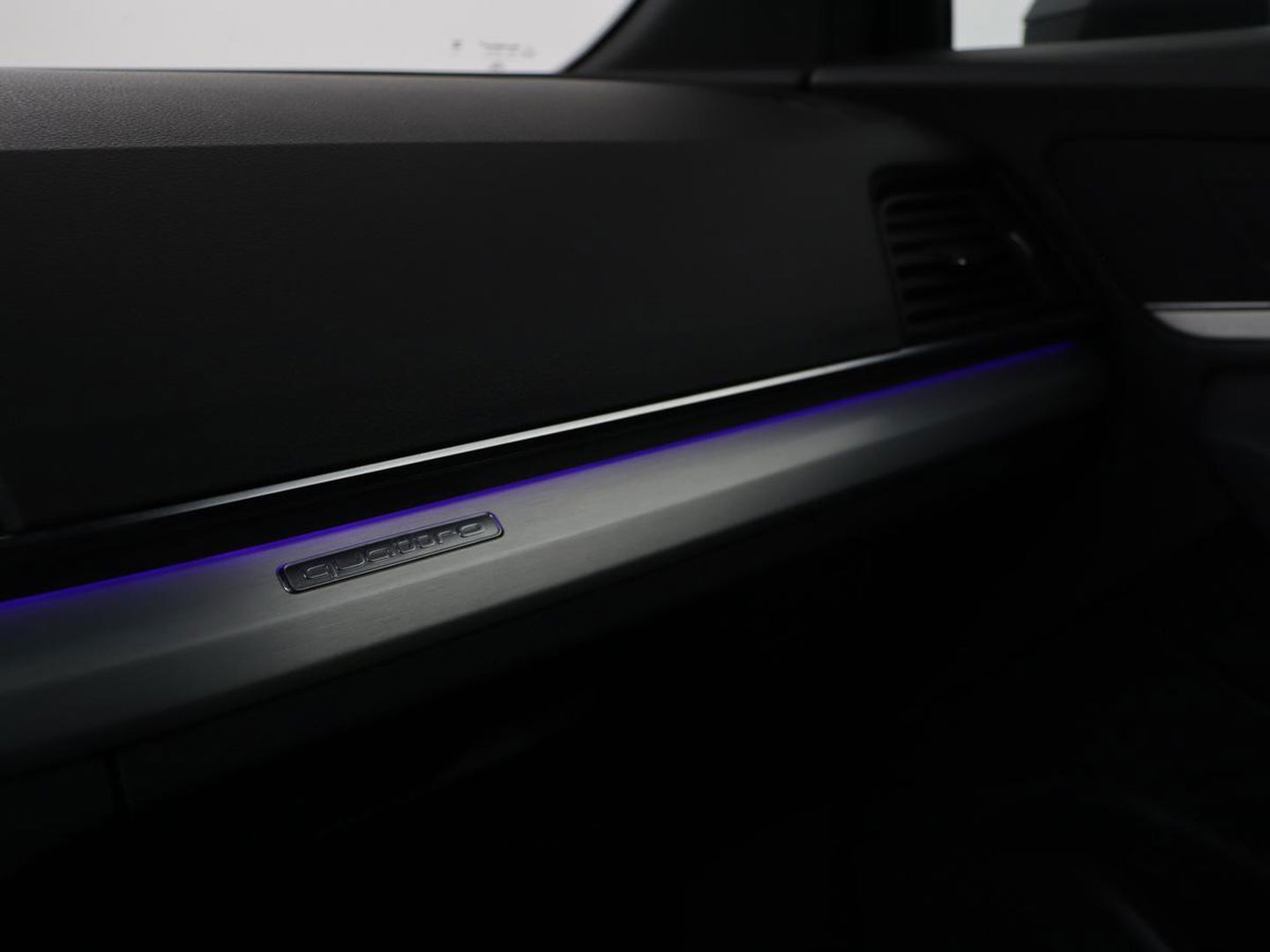 Audi Q5 50 TFSI e quattro S edition | Stoelverwarming | Adaptive cruise | Matrix LED | Half leder | Camera | Carplay | Sfeerverlichting | Sportstoelen | Navigatie