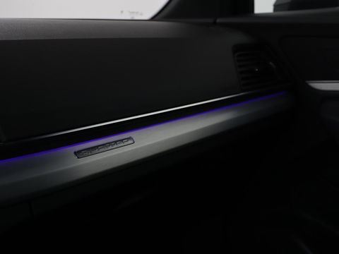 Audi Q5 50 TFSI e quattro S edition | Stoelverwarming | Adaptive cruise | Matrix LED | Half leder | Camera | Carplay | Sfeerverlichting | Sportstoelen | Navigatie