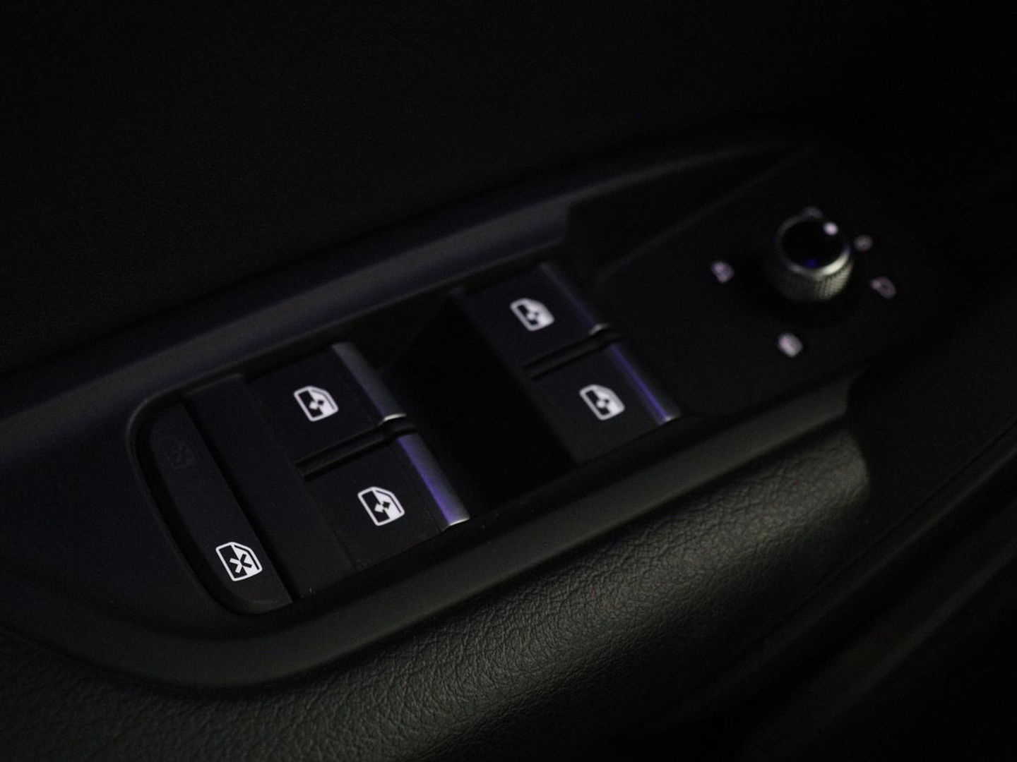 Audi Q5 50 TFSI e quattro S edition | Stoelverwarming | Adaptive cruise | Matrix LED | Half leder | Camera | Carplay | Sfeerverlichting | Sportstoelen | Navigatie