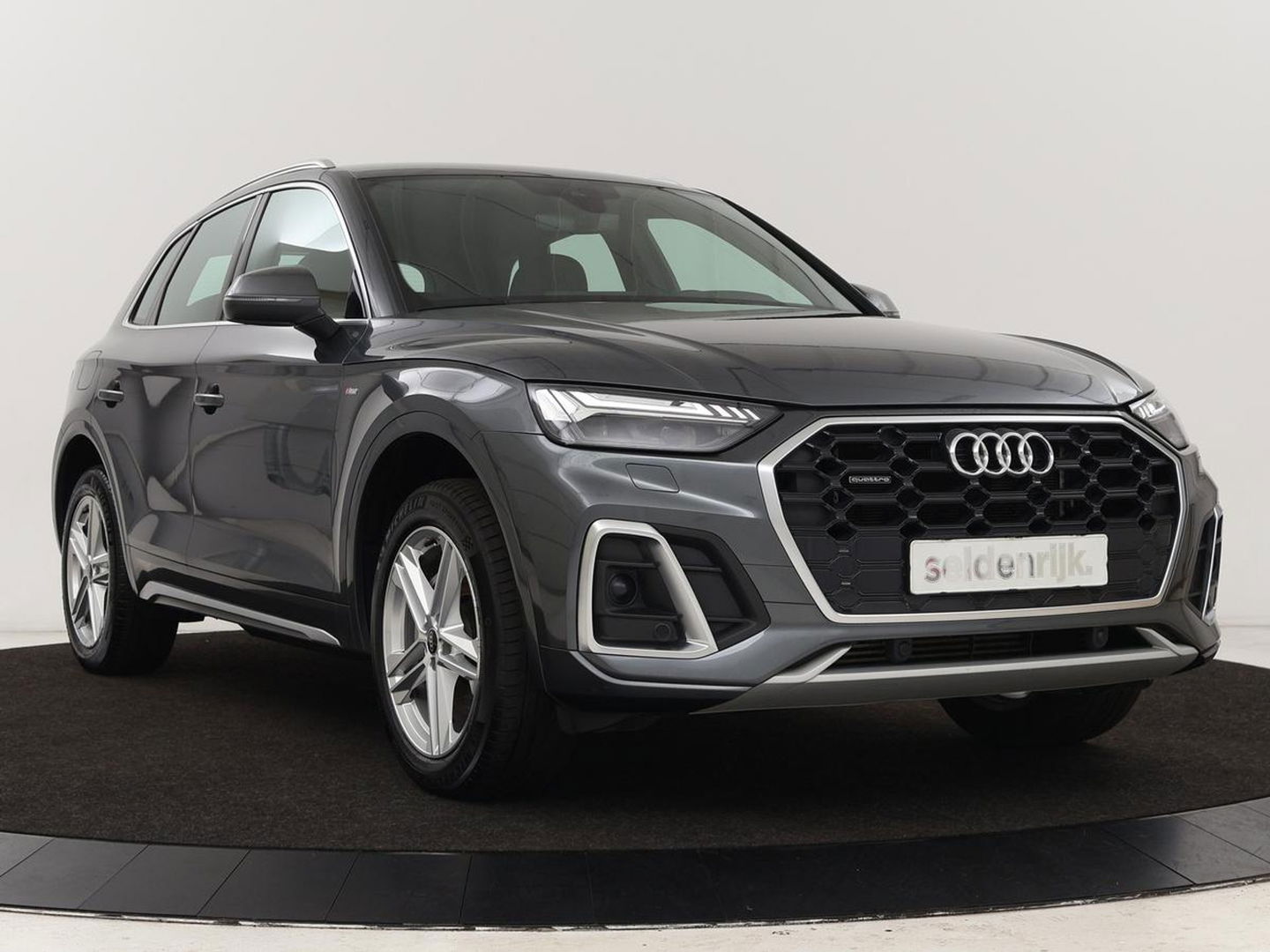 Audi Q5 50 TFSI e quattro S edition | Stoelverwarming | Adaptive cruise | Matrix LED | Half leder | Camera | Carplay | Sfeerverlichting | Sportstoelen | Navigatie