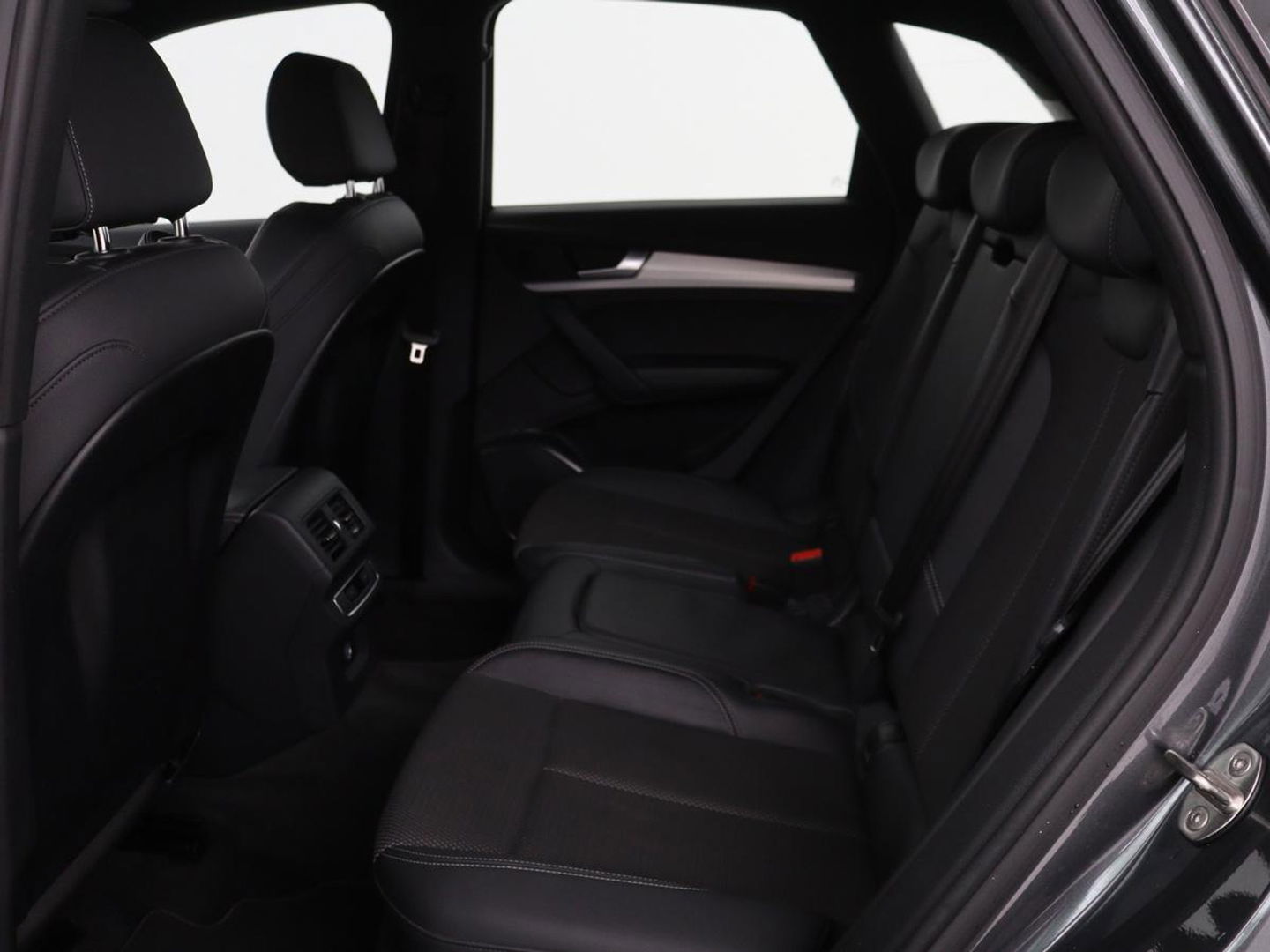 Audi Q5 50 TFSI e quattro S edition | Stoelverwarming | Adaptive cruise | Matrix LED | Half leder | Camera | Carplay | Sfeerverlichting | Sportstoelen | Navigatie