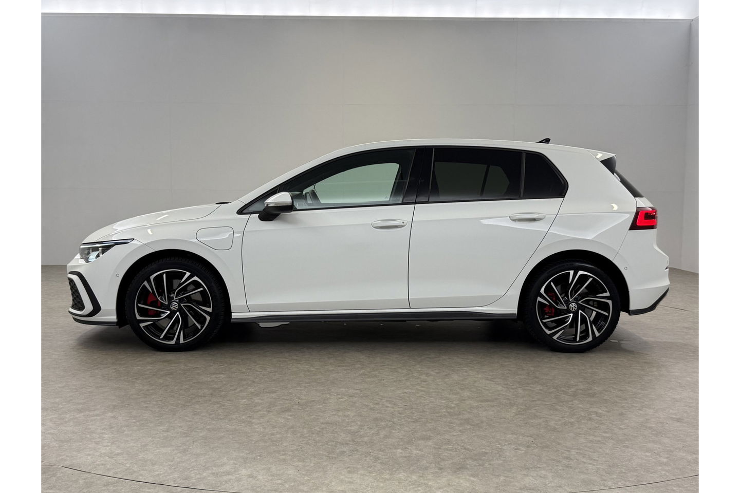 Volkswagen Golf 1.4 eHybrid GTE 225PK ACC Camera Carplay Sfeer LED Virtual Clima Navi 18"LMV PDC