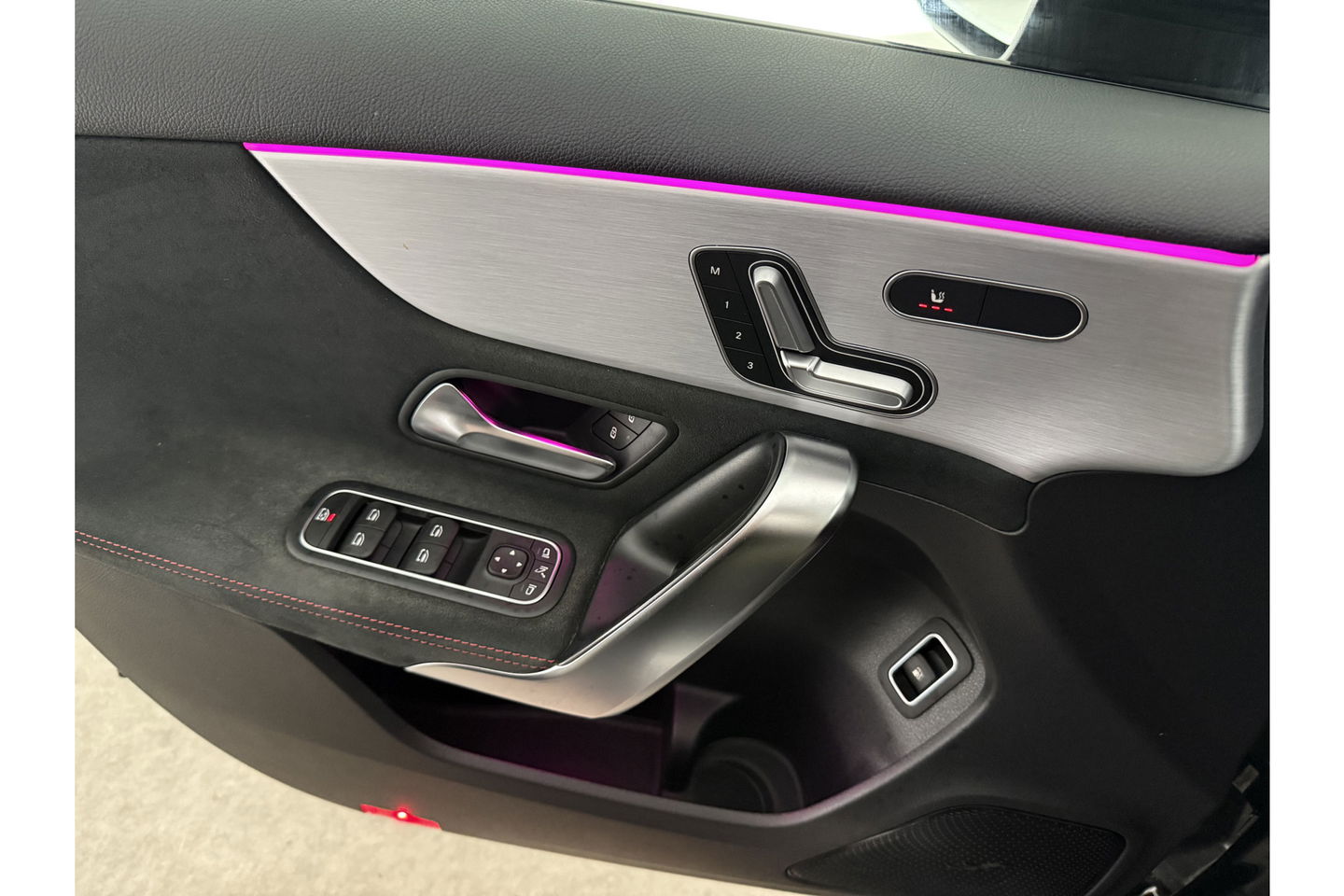 Mercedes-Benz A-Klasse 250 e AMG Limited 263PK Pano Sfeer LED Virtual Camera Clima Cruise Navi PDC 18''LMV