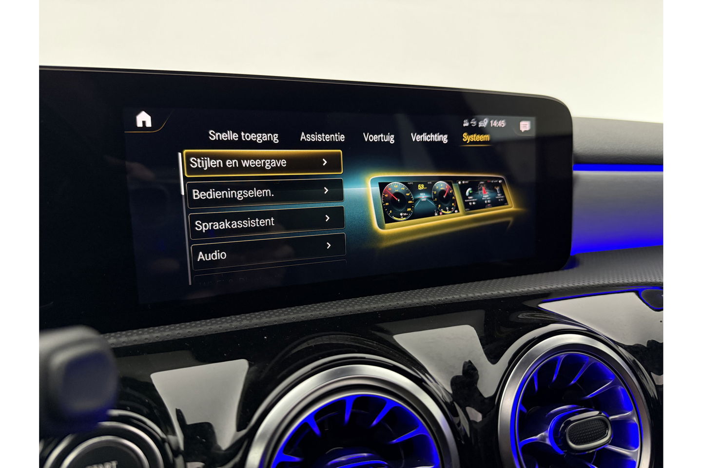 Mercedes-Benz A-Klasse 250 e AMG Limited 263PK Pano Sfeer LED Virtual Camera Clima Cruise Navi PDC 18''LMV