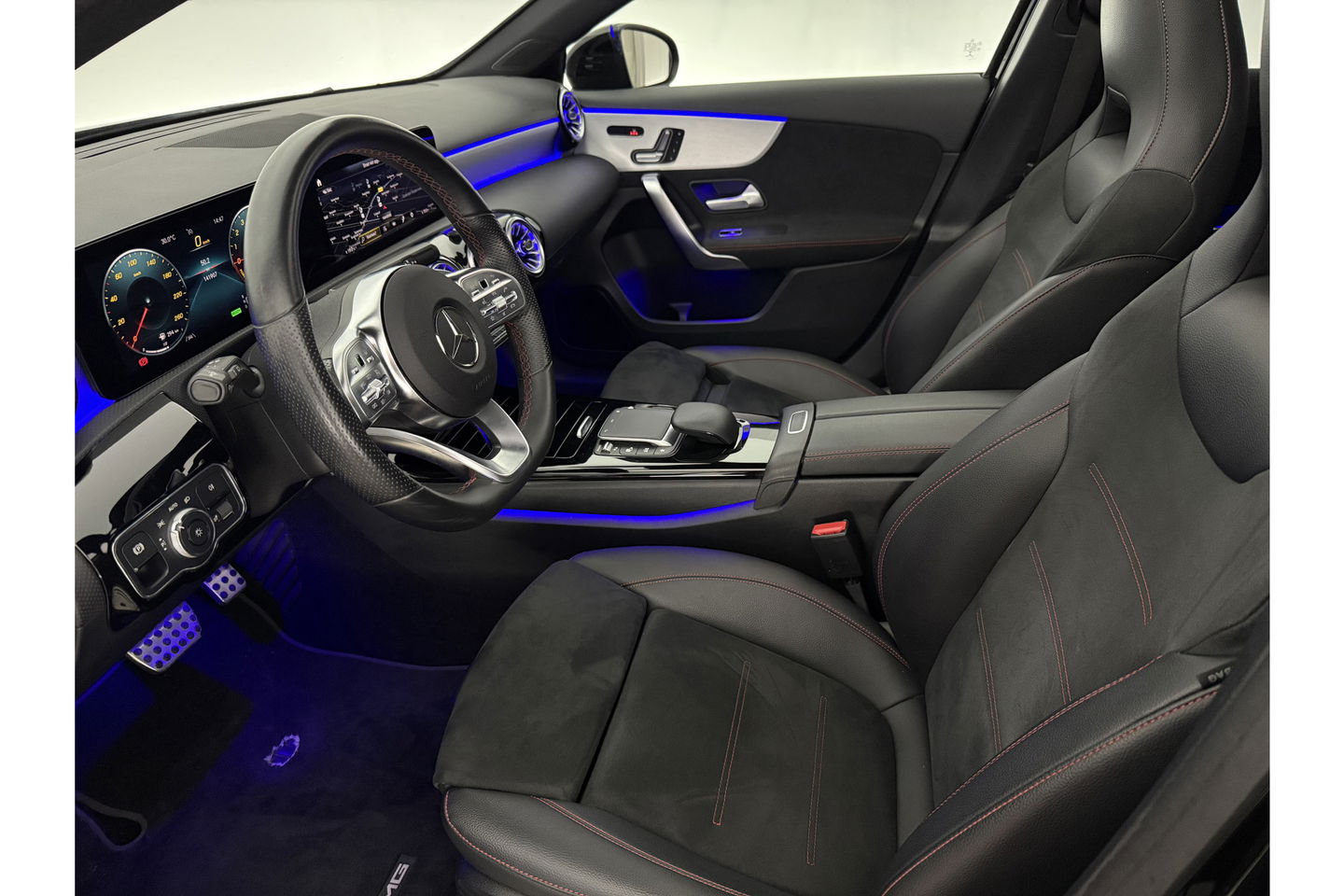 Mercedes-Benz A-Klasse 250 e AMG Limited 263PK Pano Sfeer LED Virtual Camera Clima Cruise Navi PDC 18''LMV