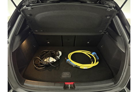 Mercedes-Benz A-Klasse 250 e AMG Limited 263PK Pano Sfeer LED Virtual Camera Clima Cruise Navi PDC 18''LMV
