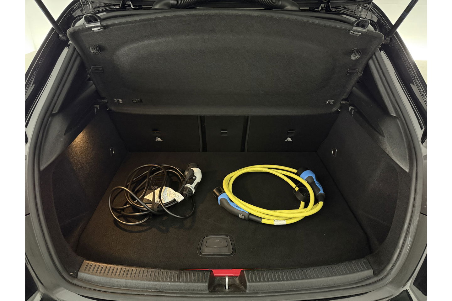 Mercedes-Benz A-Klasse 250 e AMG Limited 263PK Pano Sfeer LED Virtual Camera Clima Cruise Navi PDC 18''LMV