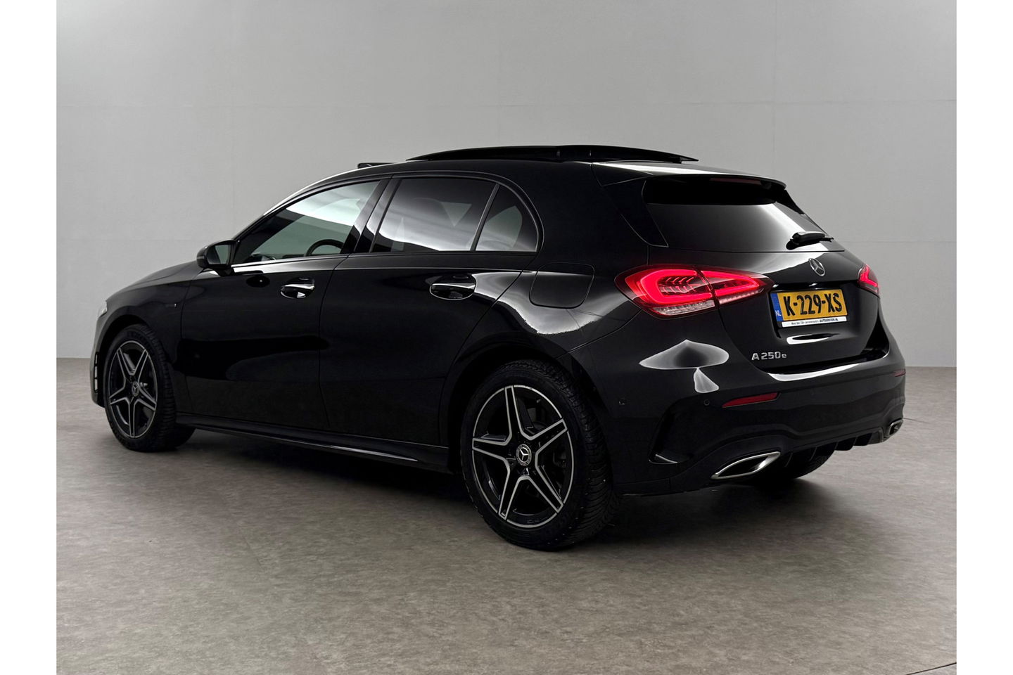 Mercedes-Benz A-Klasse 250 e AMG Limited 263PK Pano Sfeer LED Virtual Camera Clima Cruise Navi PDC 18''LMV