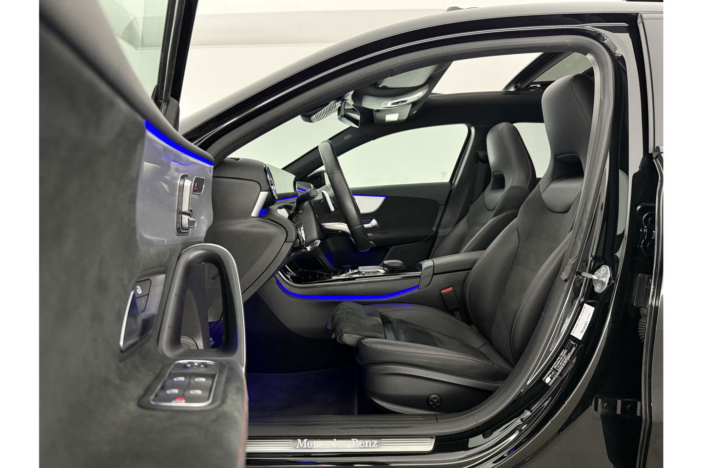 Mercedes-Benz A-Klasse 250 e AMG Limited 263PK Pano Sfeer LED Virtual Camera Clima Cruise Navi PDC 18''LMV