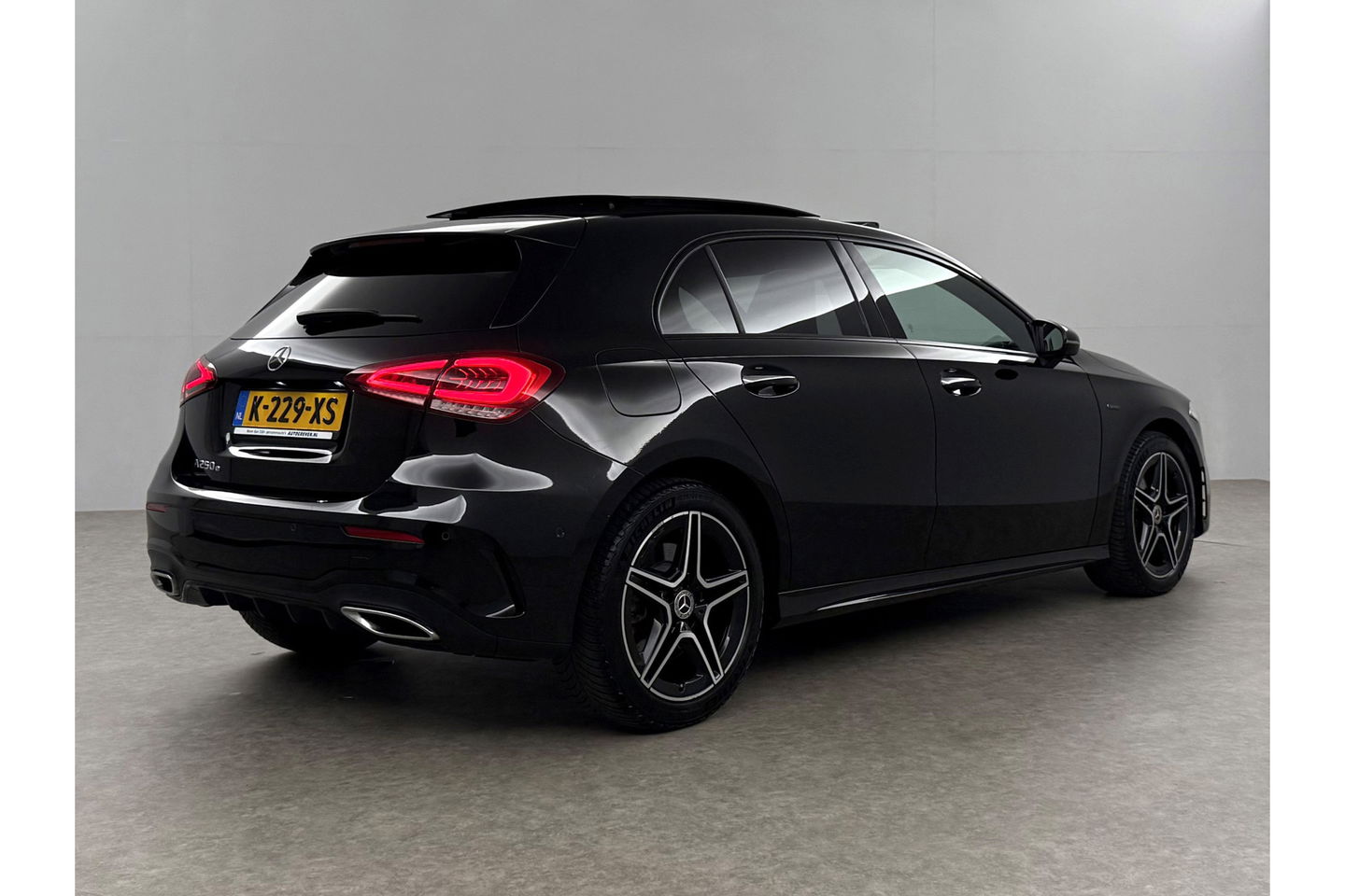 Mercedes-Benz A-Klasse 250 e AMG Limited 263PK Pano Sfeer LED Virtual Camera Clima Cruise Navi PDC 18''LMV
