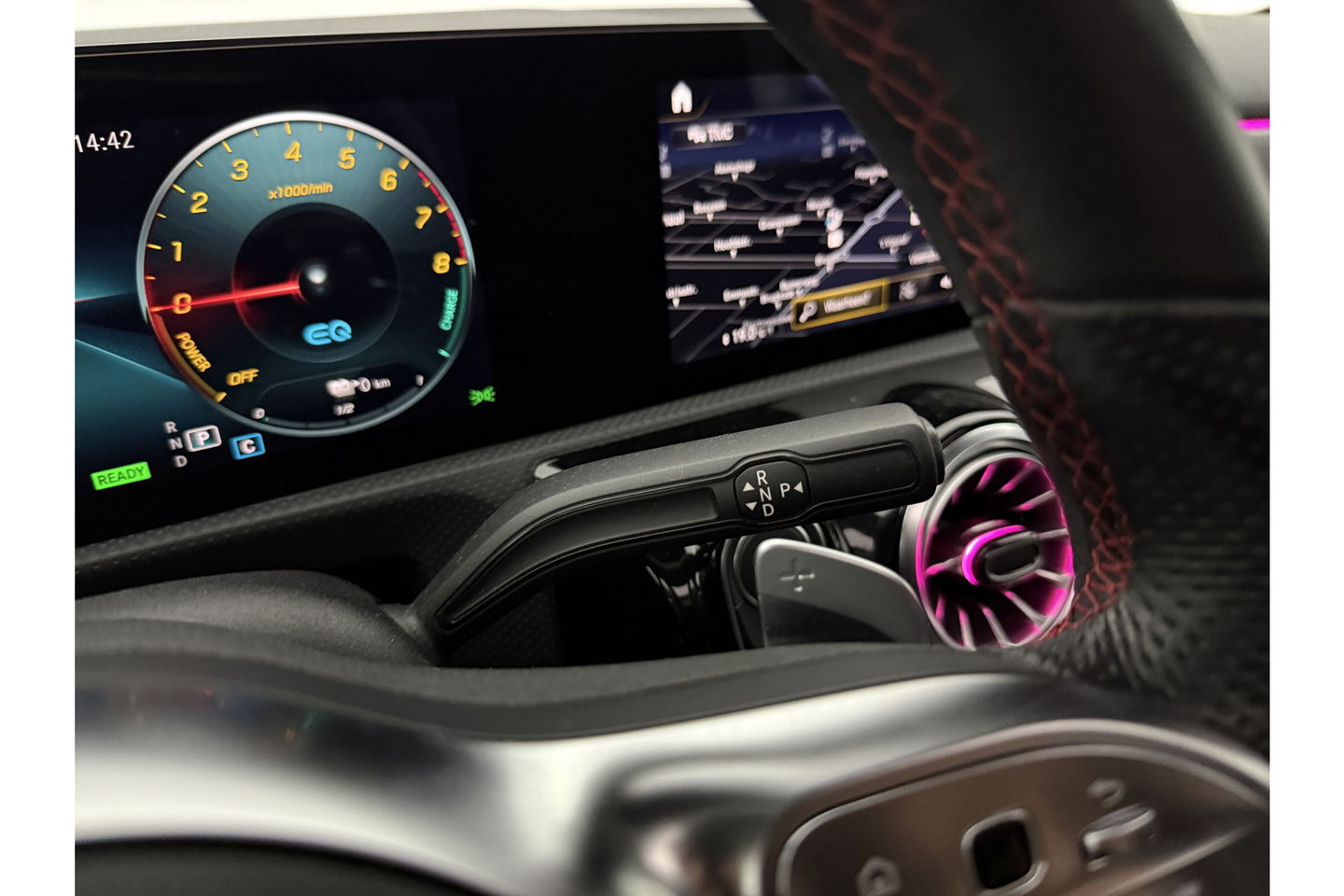 Mercedes-Benz A-Klasse 250 e AMG Limited 263PK Pano Sfeer LED Virtual Camera Clima Cruise Navi PDC 18''LMV