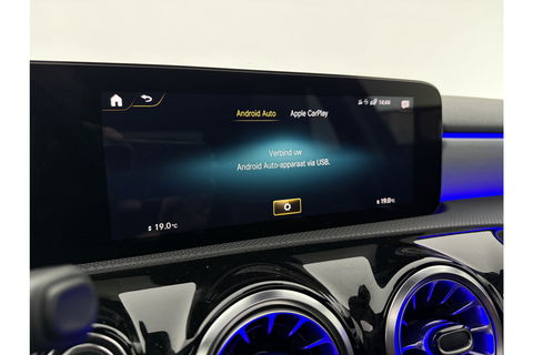 Mercedes-Benz A-Klasse 250 e AMG Limited 263PK Pano Sfeer LED Virtual Camera Clima Cruise Navi PDC 18''LMV