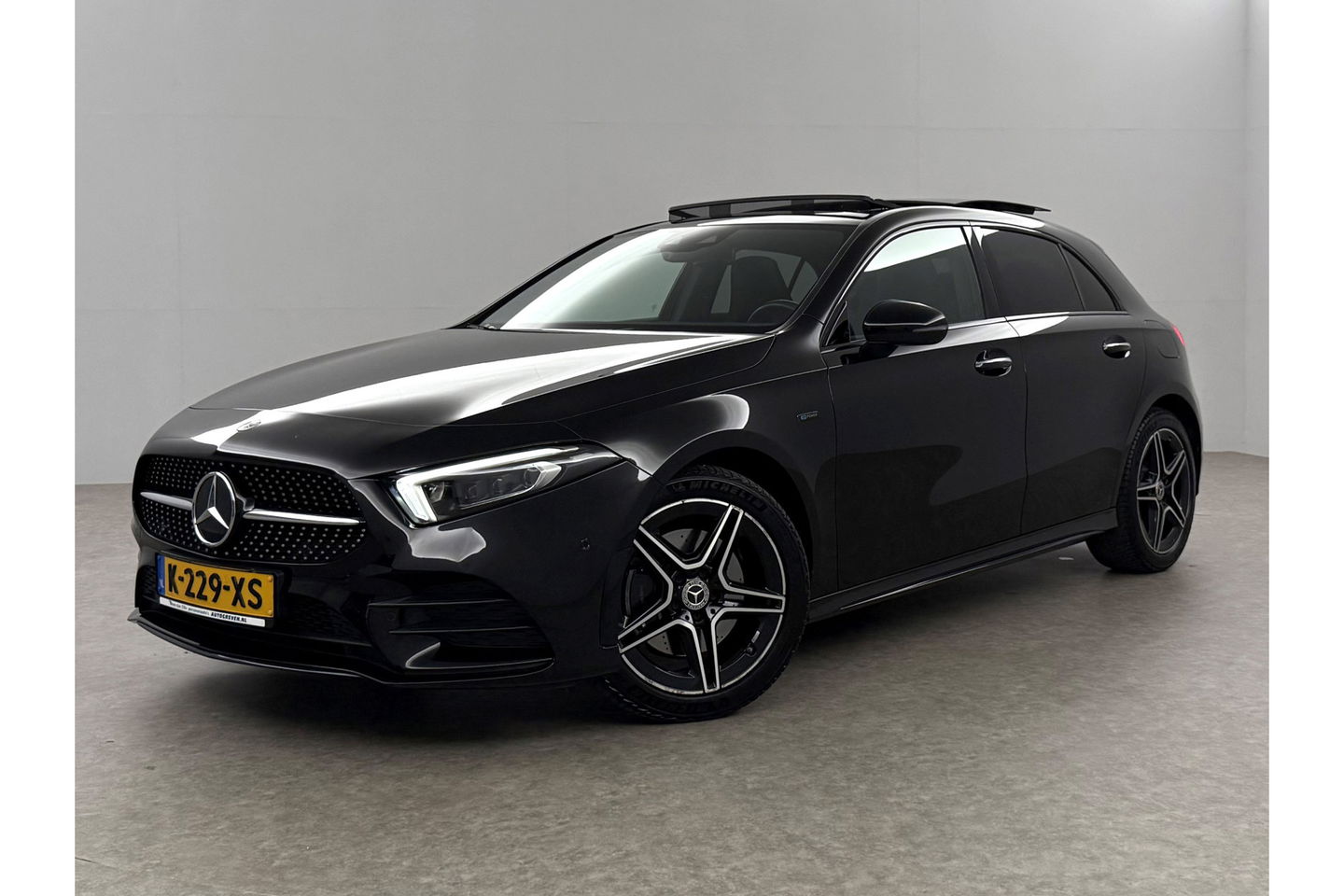 Mercedes-Benz A-Klasse 250 e AMG Limited 263PK Pano Sfeer LED Virtual Camera Clima Cruise Navi PDC 18''LMV