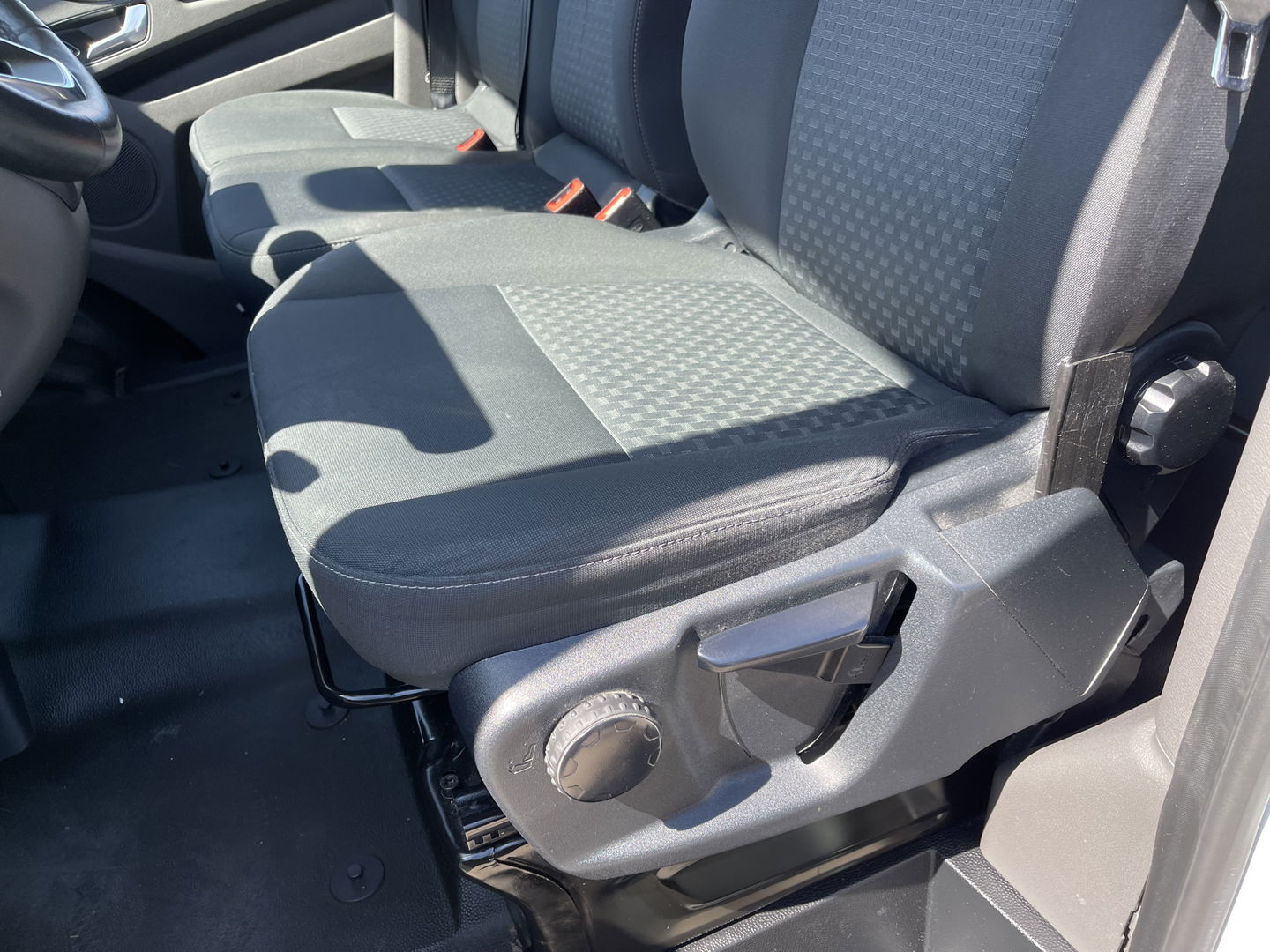 Ford Transit Custom 320 1.0 EcoBoost hybride / L1H1 PHEV Trend 9 persoons / € 38.950 incl btw bpm / lease vanaf € / airco / cruise / automaat / stoelverwarming / isofix !