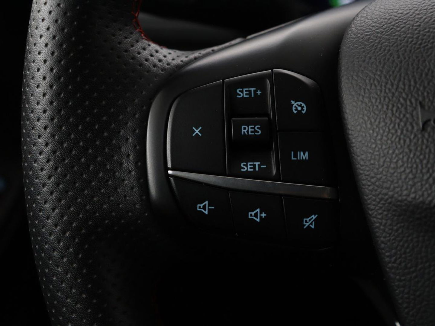 Ford Kuga 2.5 PHEV ST-Line | Stoelverwarming | Carplay | B&O Sound | Leder/Alcantara | Full LED | Keyless | Parkeerhulp | Navigatie | Digital Cockpit | Bluetooth | Climate control