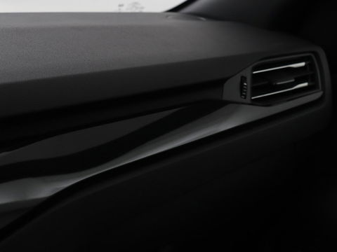 Ford Kuga 2.5 PHEV ST-Line | Stoelverwarming | Carplay | B&O Sound | Leder/Alcantara | Full LED | Keyless | Parkeerhulp | Navigatie | Digital Cockpit | Bluetooth | Climate control