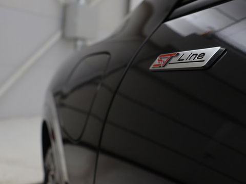 Ford Kuga 2.5 PHEV ST-Line | Stoelverwarming | Carplay | B&O Sound | Leder/Alcantara | Full LED | Keyless | Parkeerhulp | Navigatie | Digital Cockpit | Bluetooth | Climate control