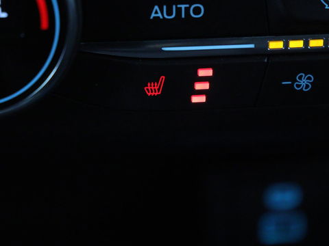 Ford Kuga 2.5 PHEV ST-Line | Stoelverwarming | Carplay | B&O Sound | Leder/Alcantara | Full LED | Keyless | Parkeerhulp | Navigatie | Digital Cockpit | Bluetooth | Climate control