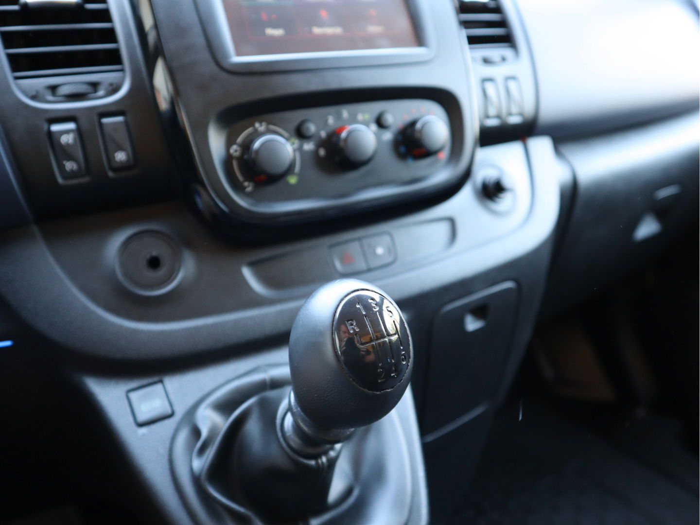 Opel Vivaro 1.6 CDTI 120pk L2 Lang - Trekhaak - Navi - Airco