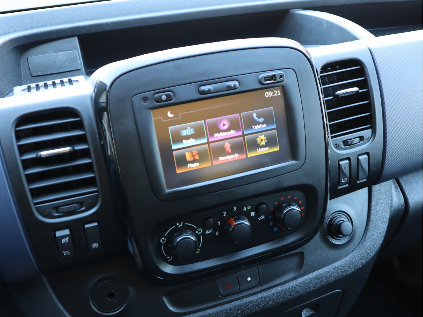 Opel Vivaro 1.6 CDTI 120pk L2 Lang - Trekhaak - Navi - Airco