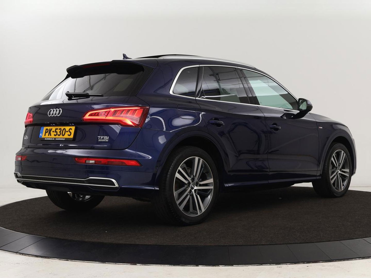 Audi Q5 2.0 TFSI quattro Launch Edition | 1e eigenaar | Panoramadak | Leder | Adaptive cruise | 360 camera | Luchtvering | Stoelverwarming | Navigatie | Elektrische stoelen | Virtual Cockpit | Full LED